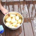 Как дрелью почистить ведро картошки за 1 минуту